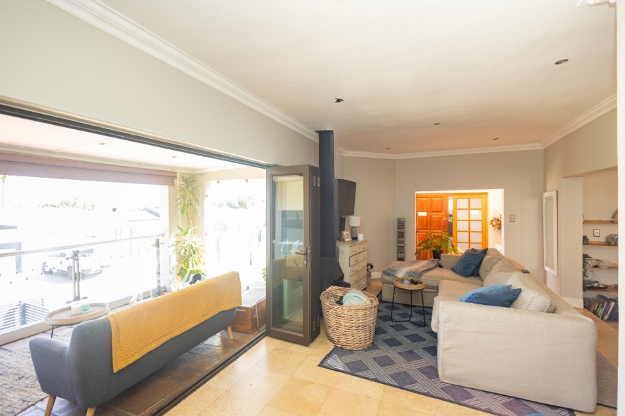 To Let 5 Bedroom Property for Rent in De Bron Western Cape